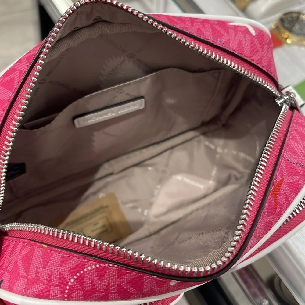 Michael Kors Jet Set Leather Medium Crossbody Bag with Case for Apple Airpods Pr